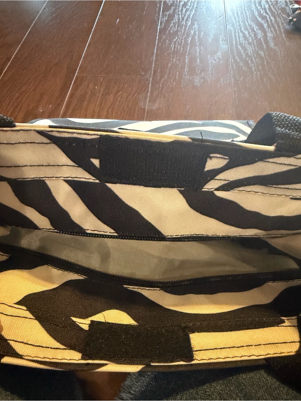 Two Patterned Tote Bags - Picture 9 of 9